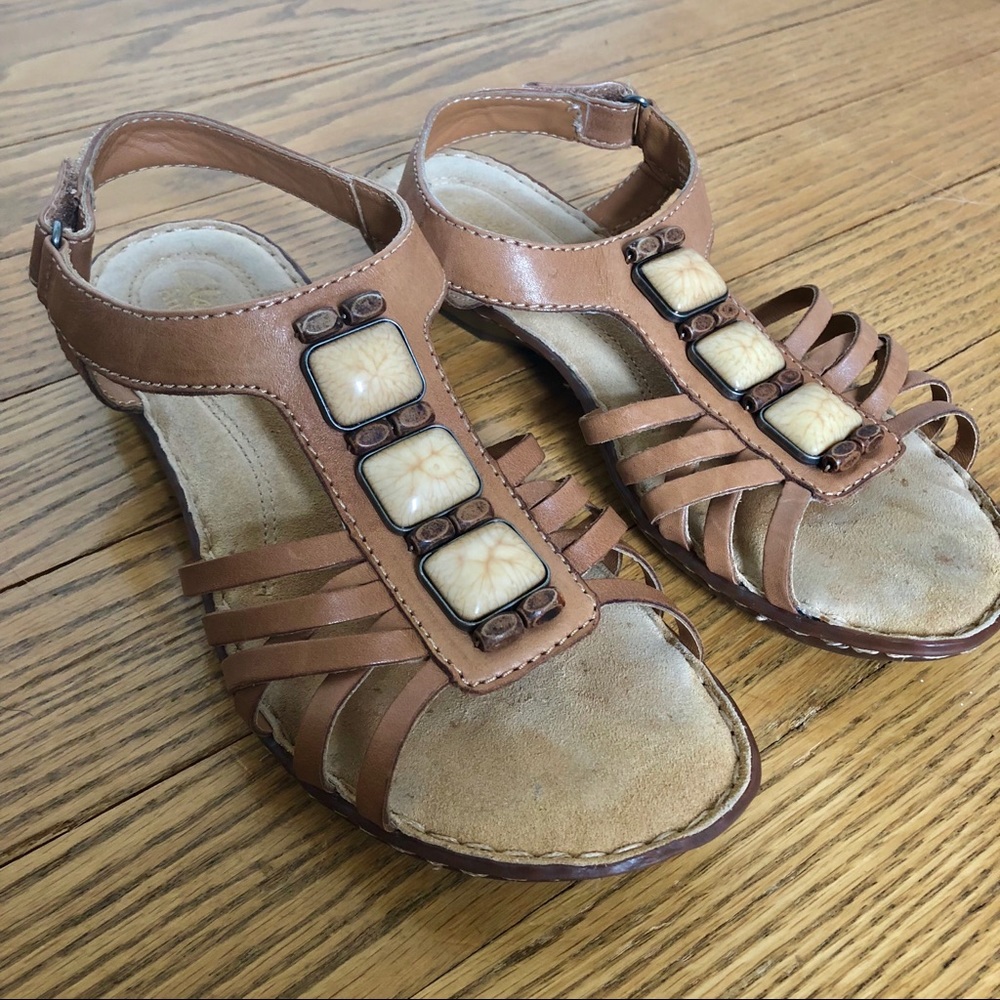 Clarks | Leather Strappy Sandals Brisk Freesia